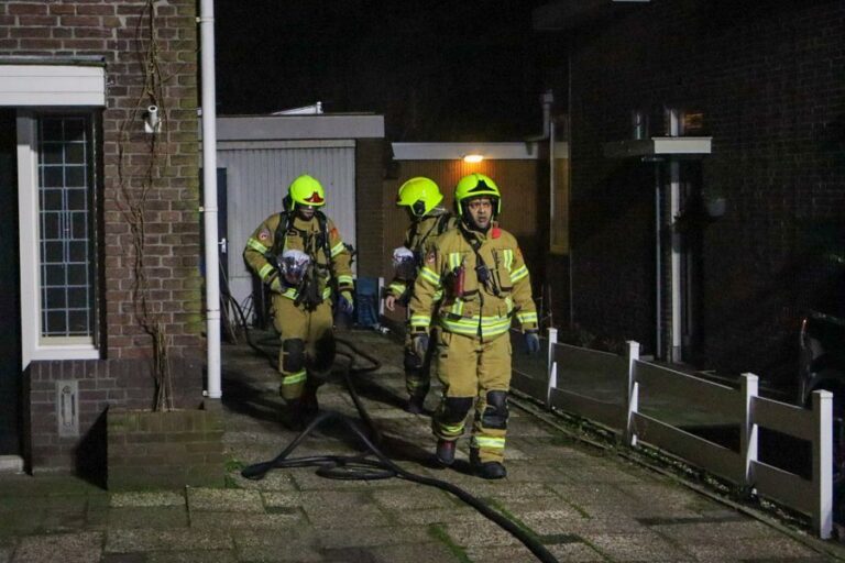 Schuur vliegt in brand door omvormer zonnepanelen