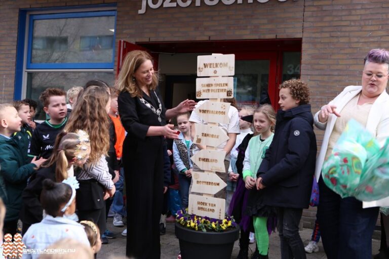 Feestelijke opening groen-blauw schoolplein Jozefschool