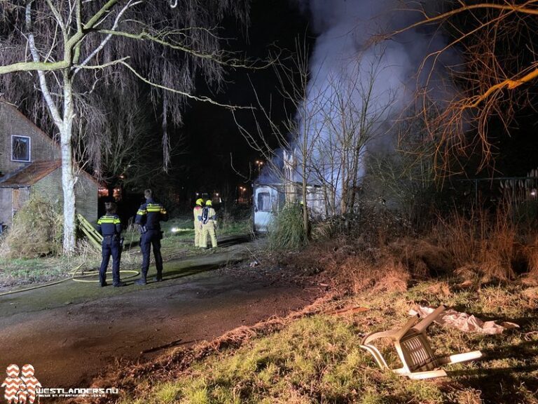 Portacabin in vlammen op