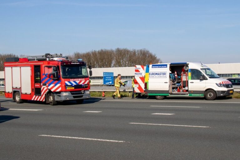 Afsluiting Beneluxtunnel door brand in bestelbus