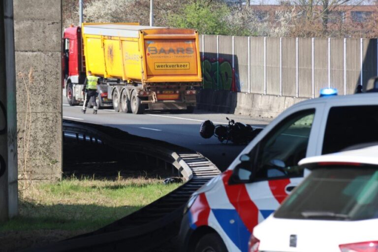 Twee doden na motorongeval bij Kethelplein