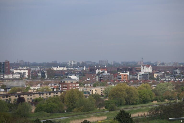 Koopwoningen in maart 10,6 procent duurder