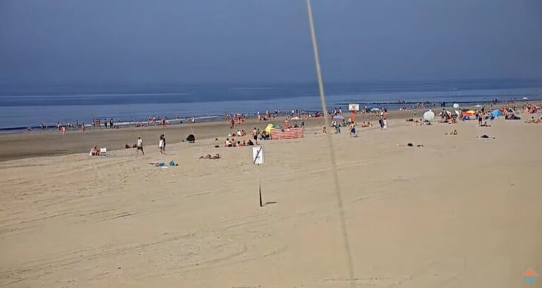 Vrijdag opnieuw zomers warm strandweer