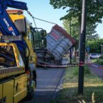 Chauffeur verliest bijna grote container