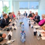 Ministers bezoeken huisvestingslocatie voor arbeidsmigranten