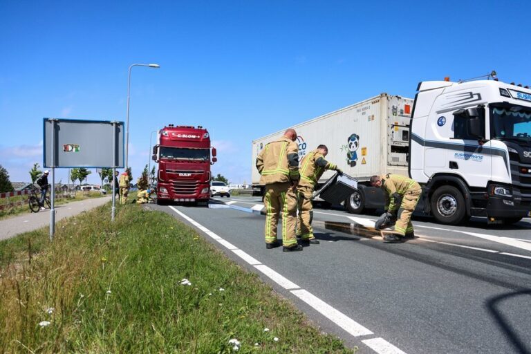 Dieseltank slaat lek na ongeluk Coldenhovelaan