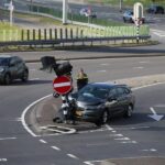 Auto tegen verkeerslicht Vlietpolderplein