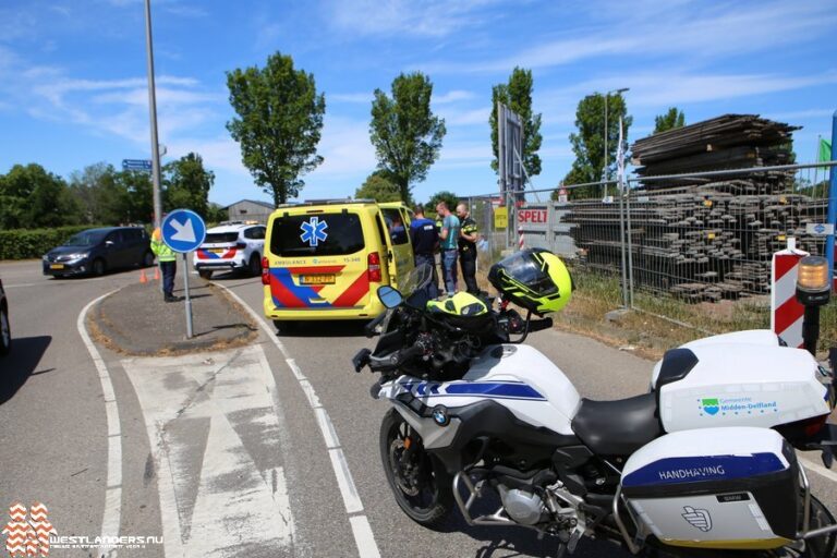 Vrouw licht gewond na ongeluk N468