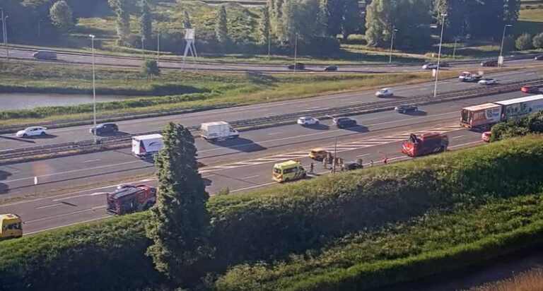 Automobiliste gewond na ongeluk A4