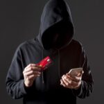 Vrouw aangehouden voor langdurige oplichting via webshops
