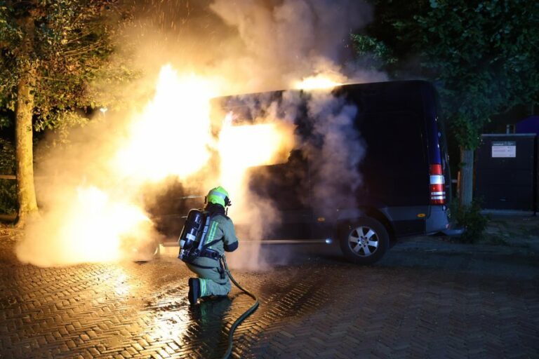 Afvalbrand bij Looksingel blijkt voertuigbrand