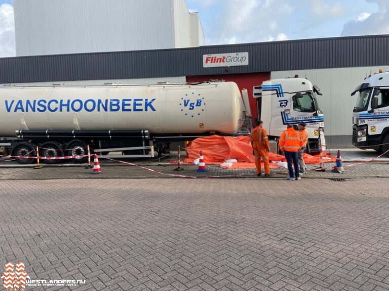 Berging vrachtwagen met 30 ton krijt