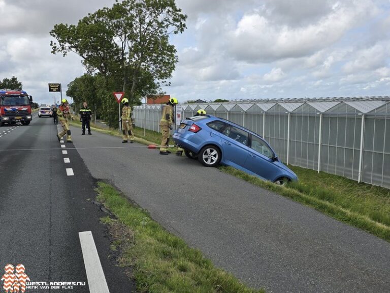 Gezin in auto net geen vrije val van Maasdijk