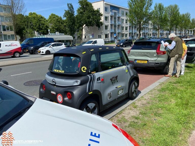 Bestuurster brommobiel gewond na ongeluk Erasmusweg