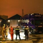 Dieseltank slaat lek op betonblok in berm