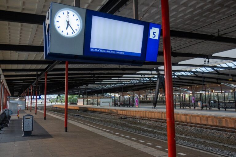 Geen treinverkeer door staking NS