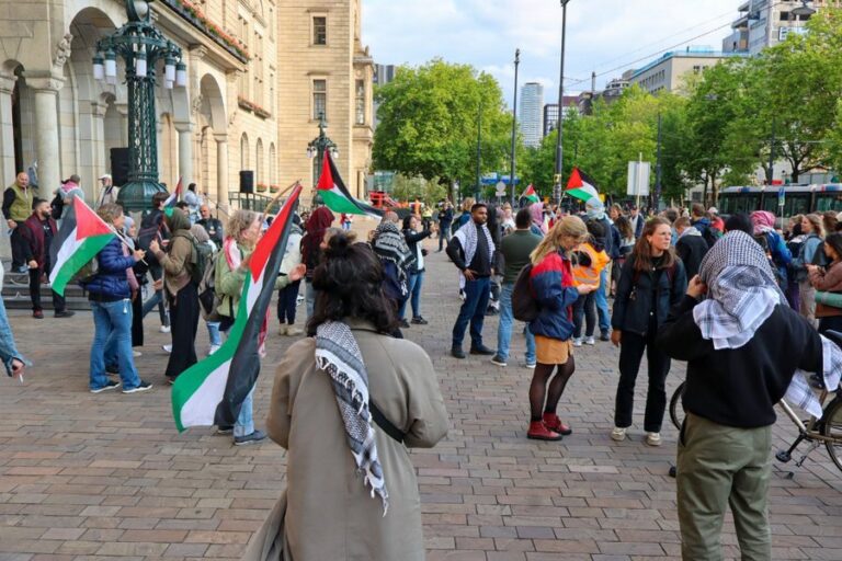 Tientallen arrestaties bij demonstratie Coolsingel